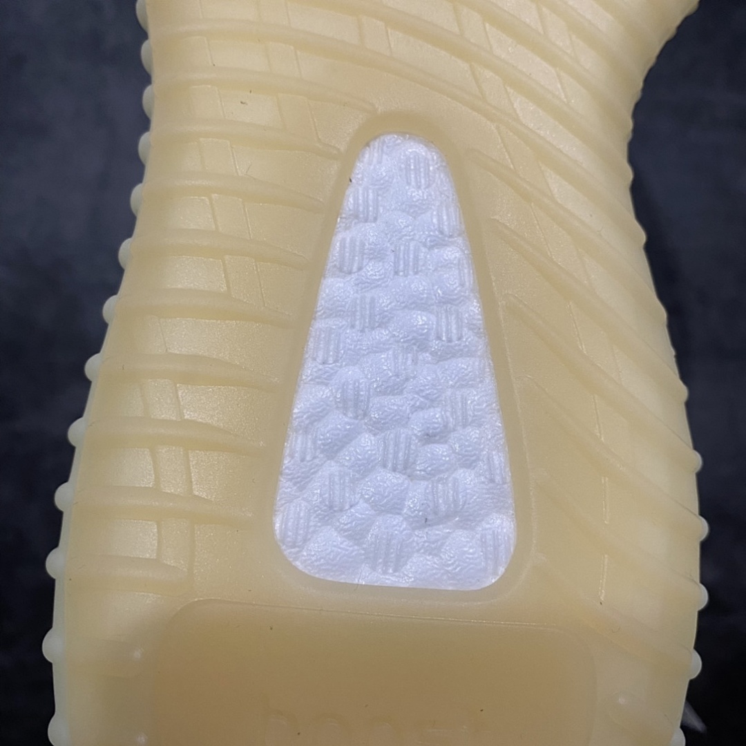 Adidas Yeezy 350 - Image 17
