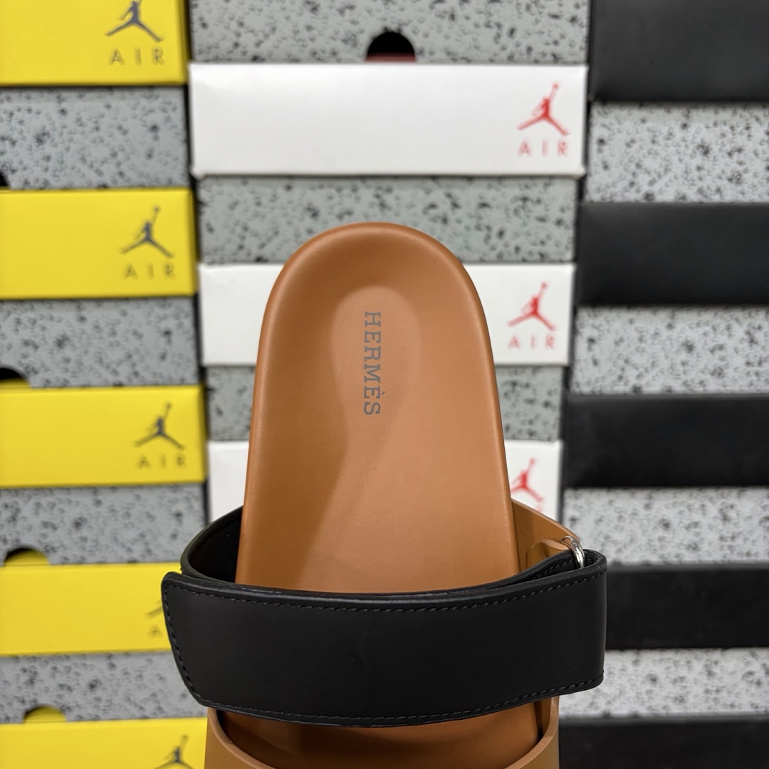 Hermes Chypre Sandal Khaki Black / Leather - Image 2