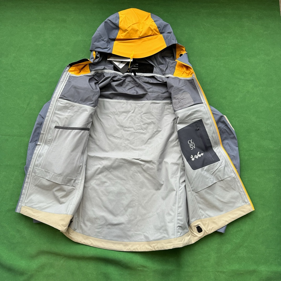 Arc'teryx Alpha SV Year Or The Snake GTX Jacket LNY2025 - Image 17