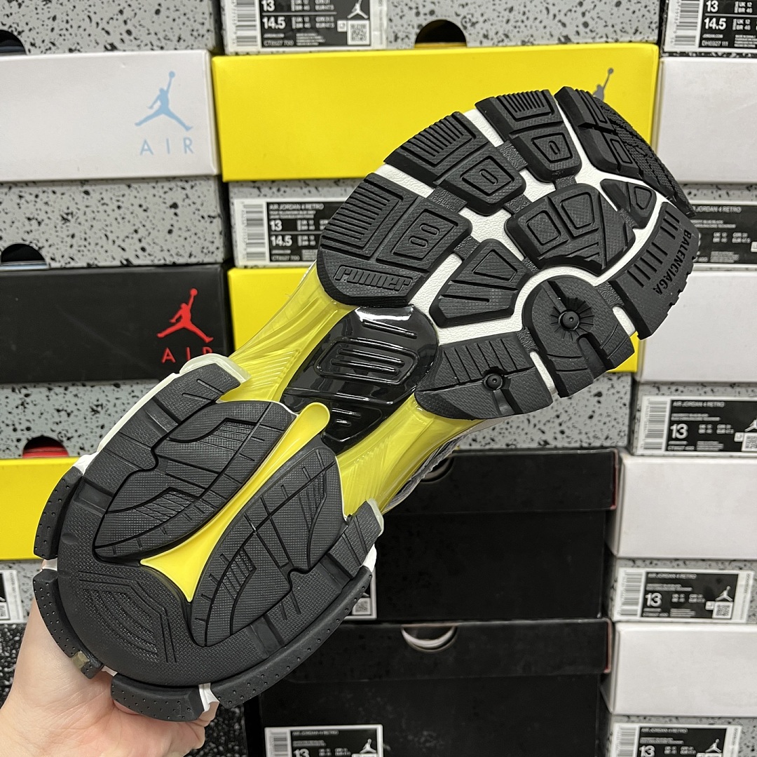 Balenciaga BLCG Runner 7.0 - Image 9