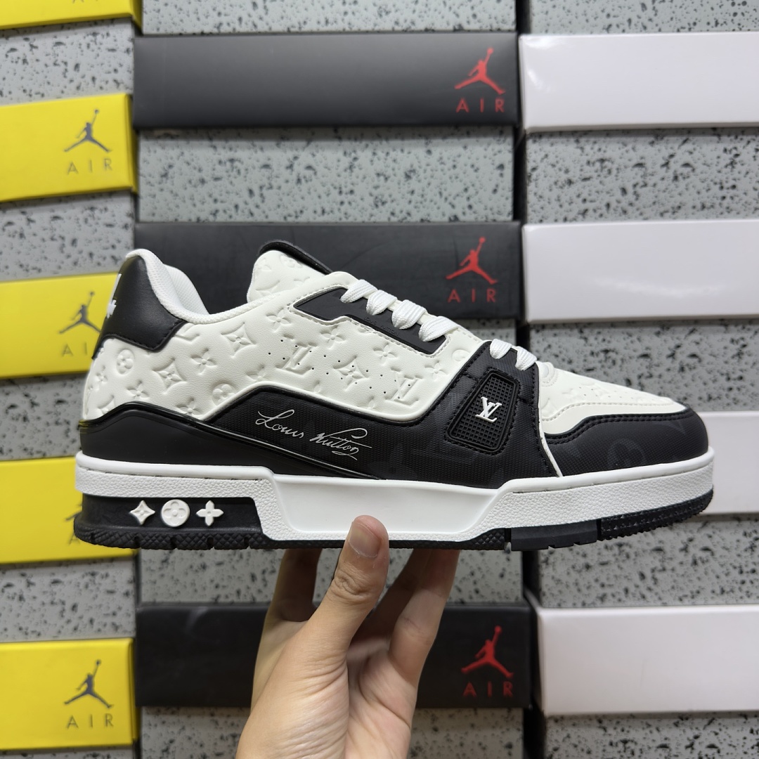 Louis Vuitton Trainer 2-18 - Image 3