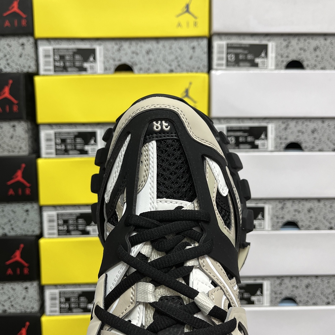 Balenciaga BLCG Track 3.0 - Image 3