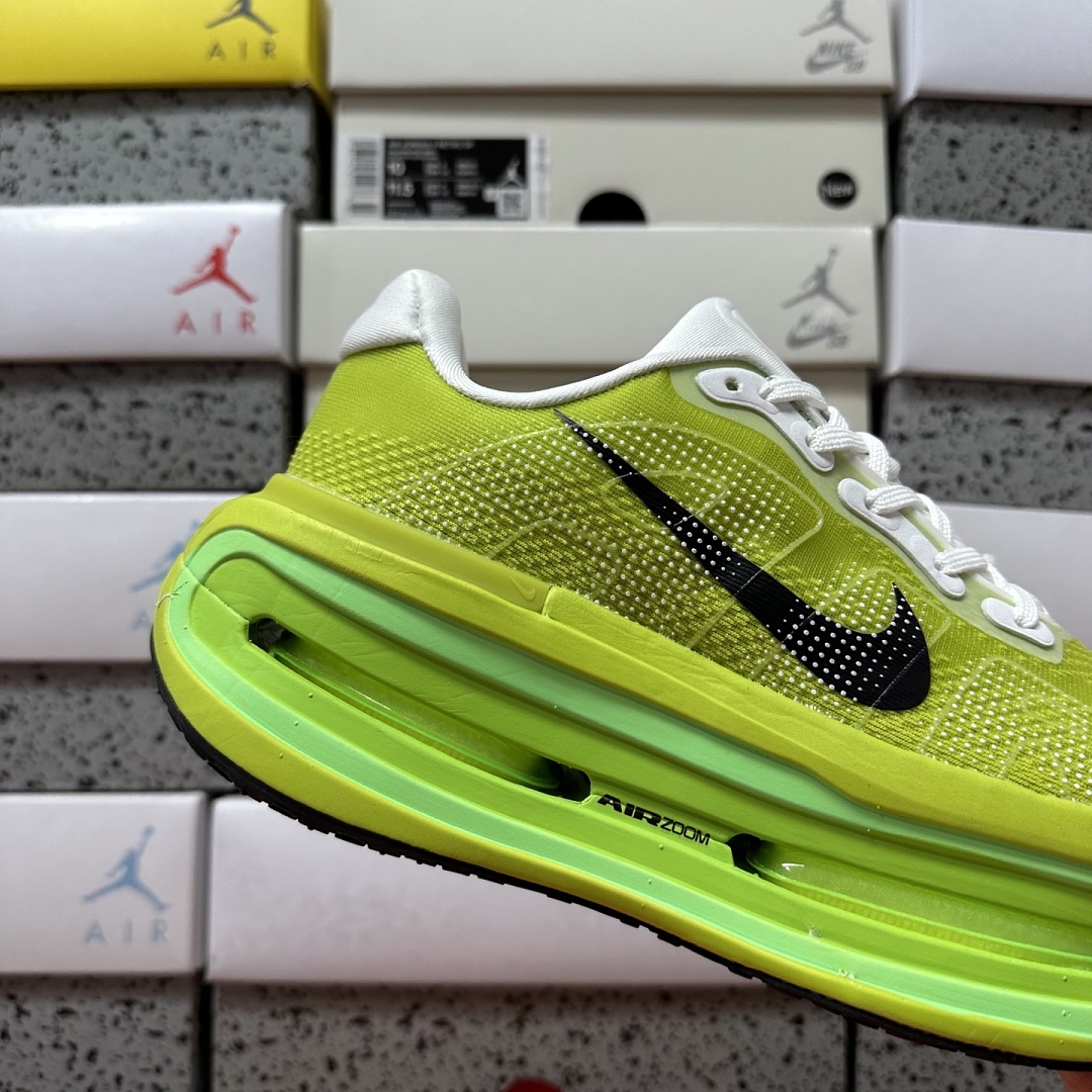 Nike Vomero Premium HQ2050-558 - Image 5