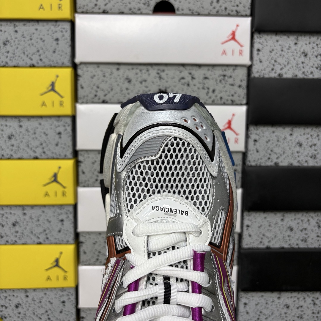 Balenciaga BLCG Runner Multicolor 7.0 - Image 6