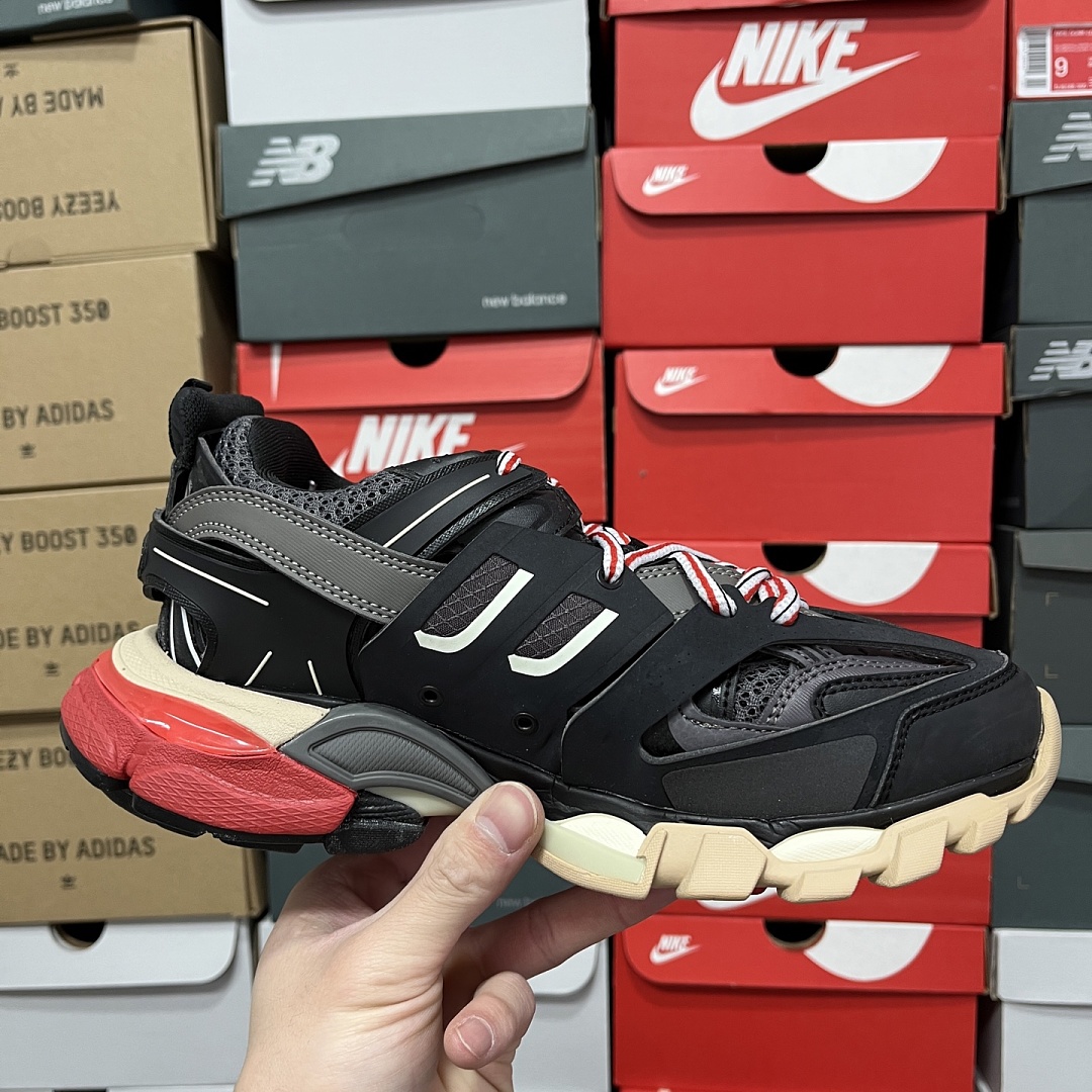 Balenciaga BLCG Track - Image 117