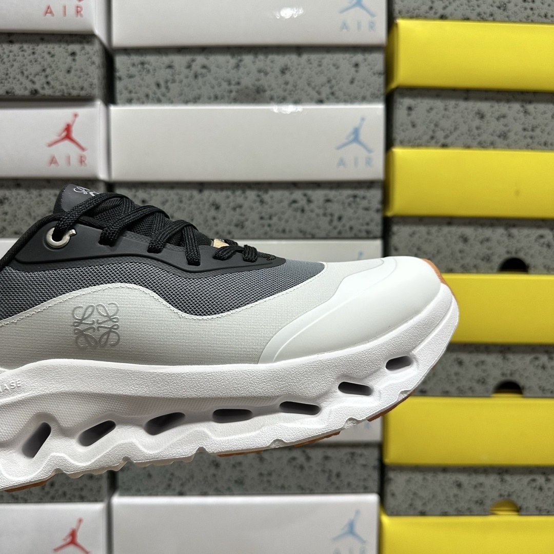 On Running Running Cloudtilt 2 LOEWE Black White 3WE10873509 - Image 6