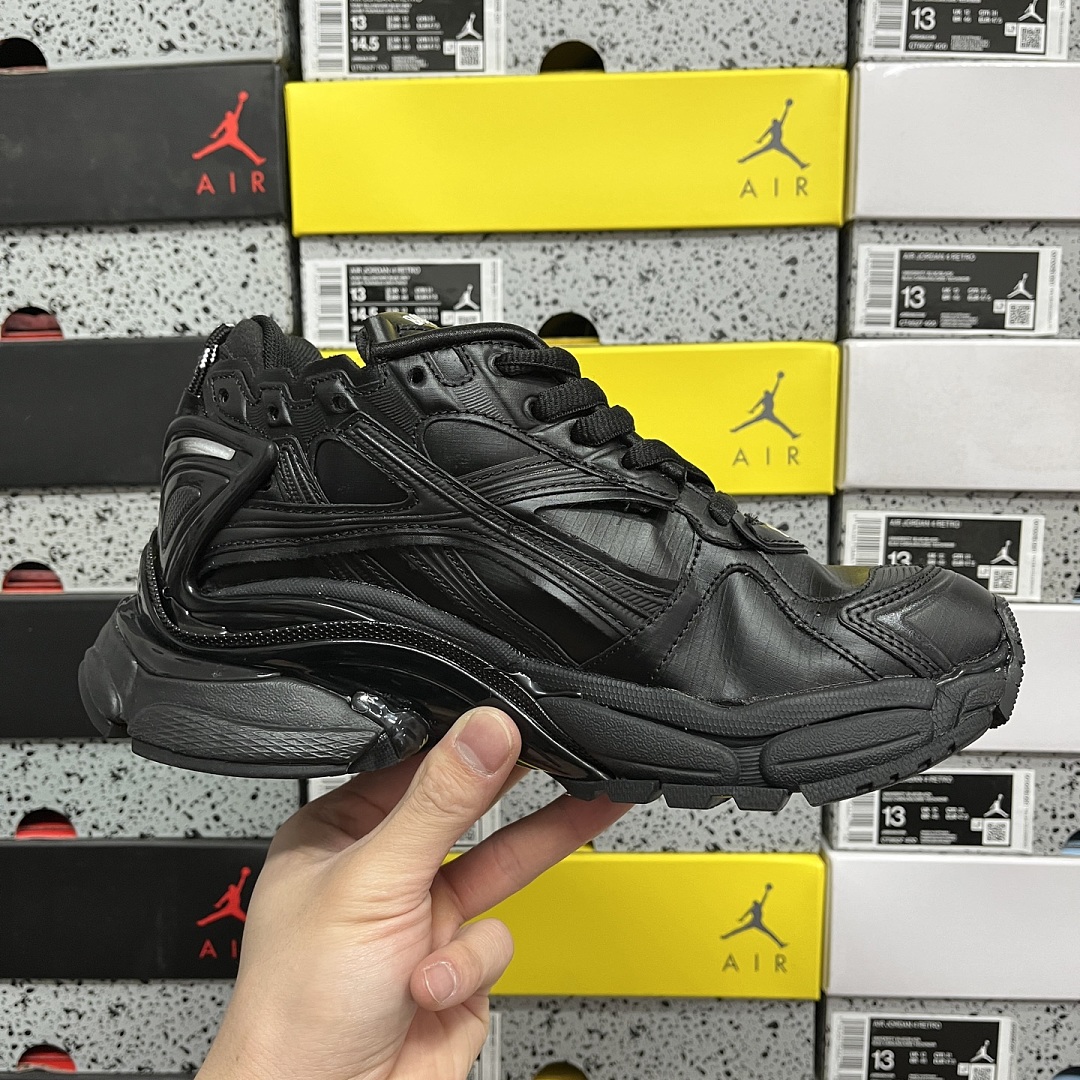 Balenciaga BLCG Runner 7.5 - Image 4