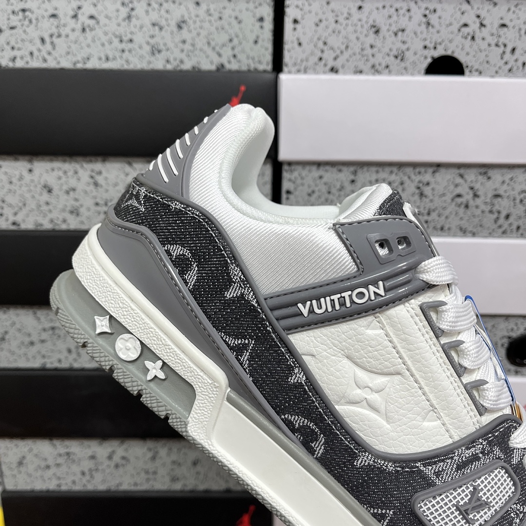 Louis Vuitton Trainer - Image 2
