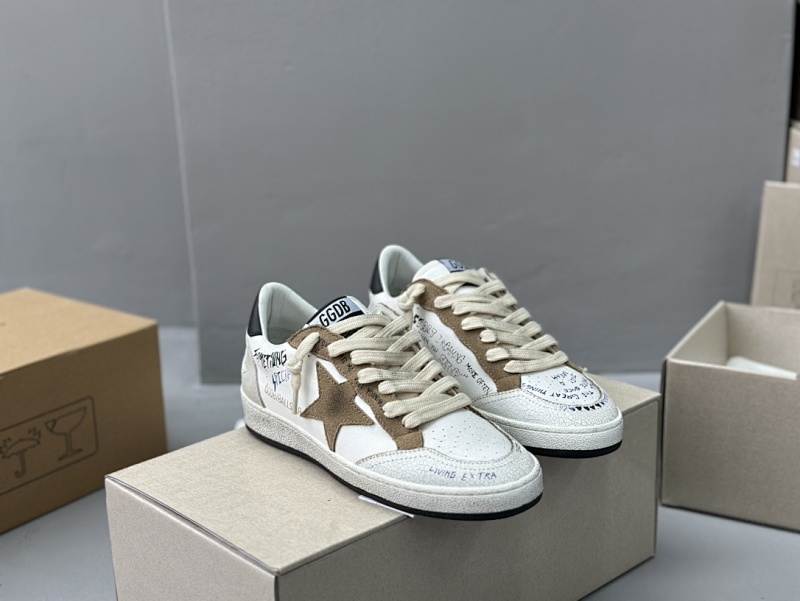 Golden Goose Deluxe Brand Brown Star (Black)