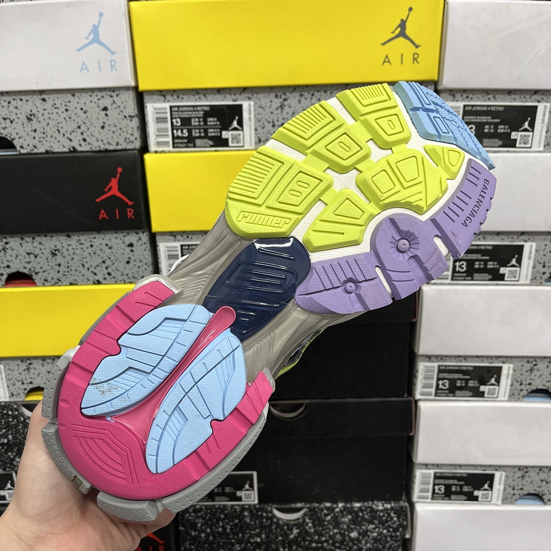 Balenciaga BLCG Runner 7.0 - Image 5