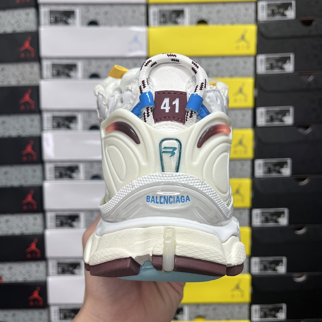 Balenciaga BLCG Runner 7.5 - Image 9