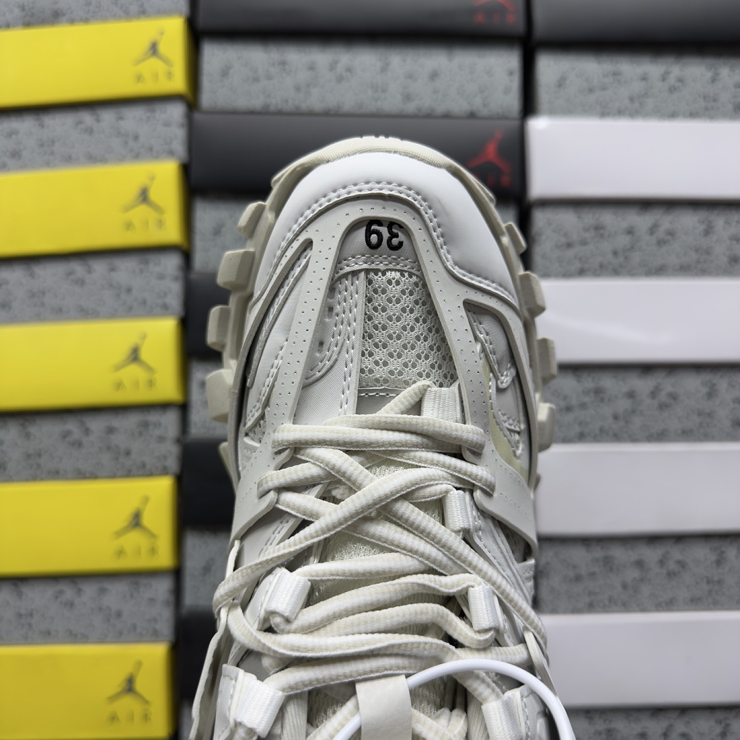 Balenciaga BLCG Track LED 3.0 (White) - Image 4