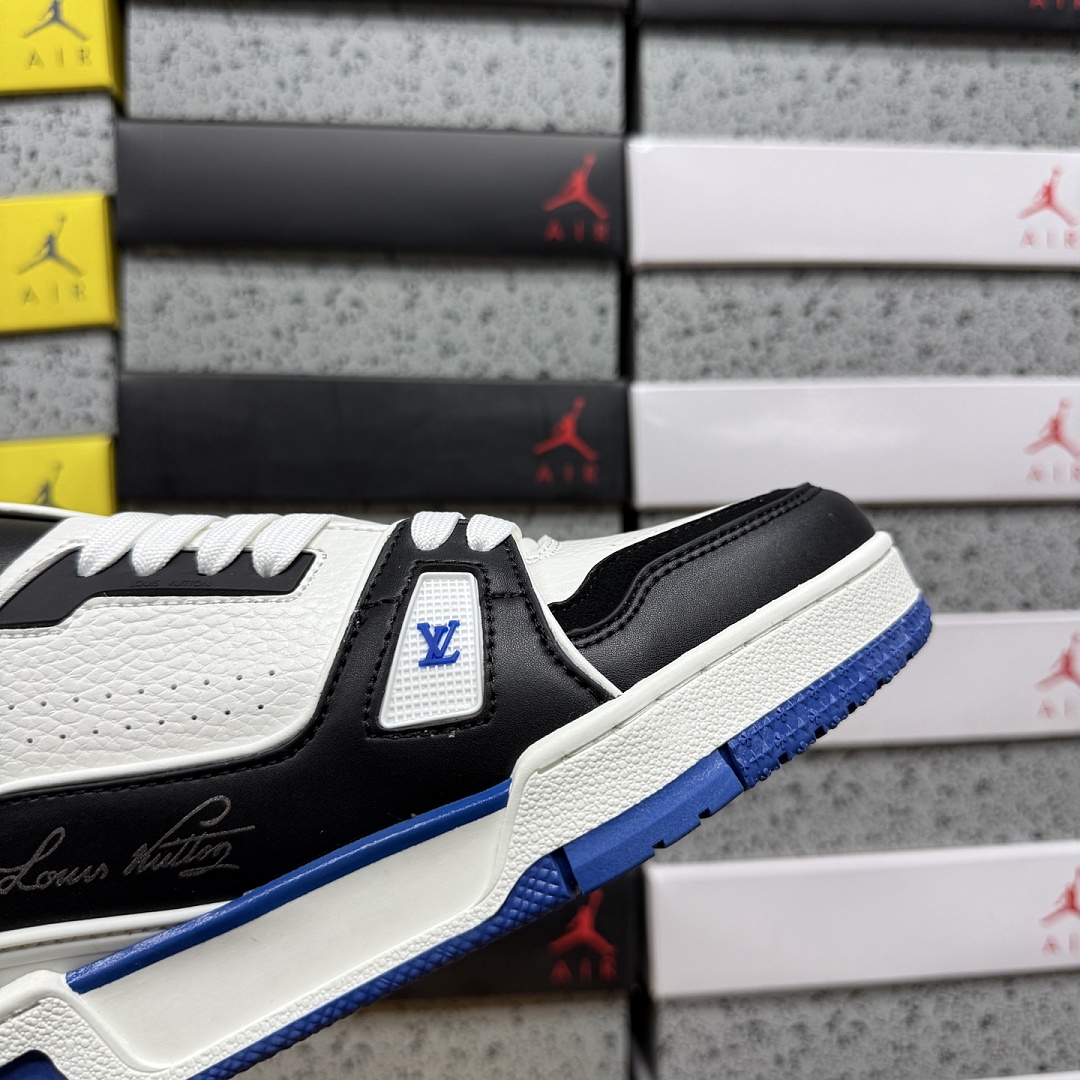 Louis Vuitton Trainer V2-17 - Image 2