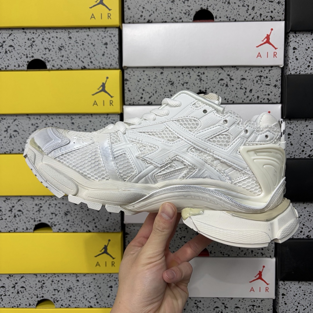 Balenciaga BLCG Runner 7.0 - Image 7