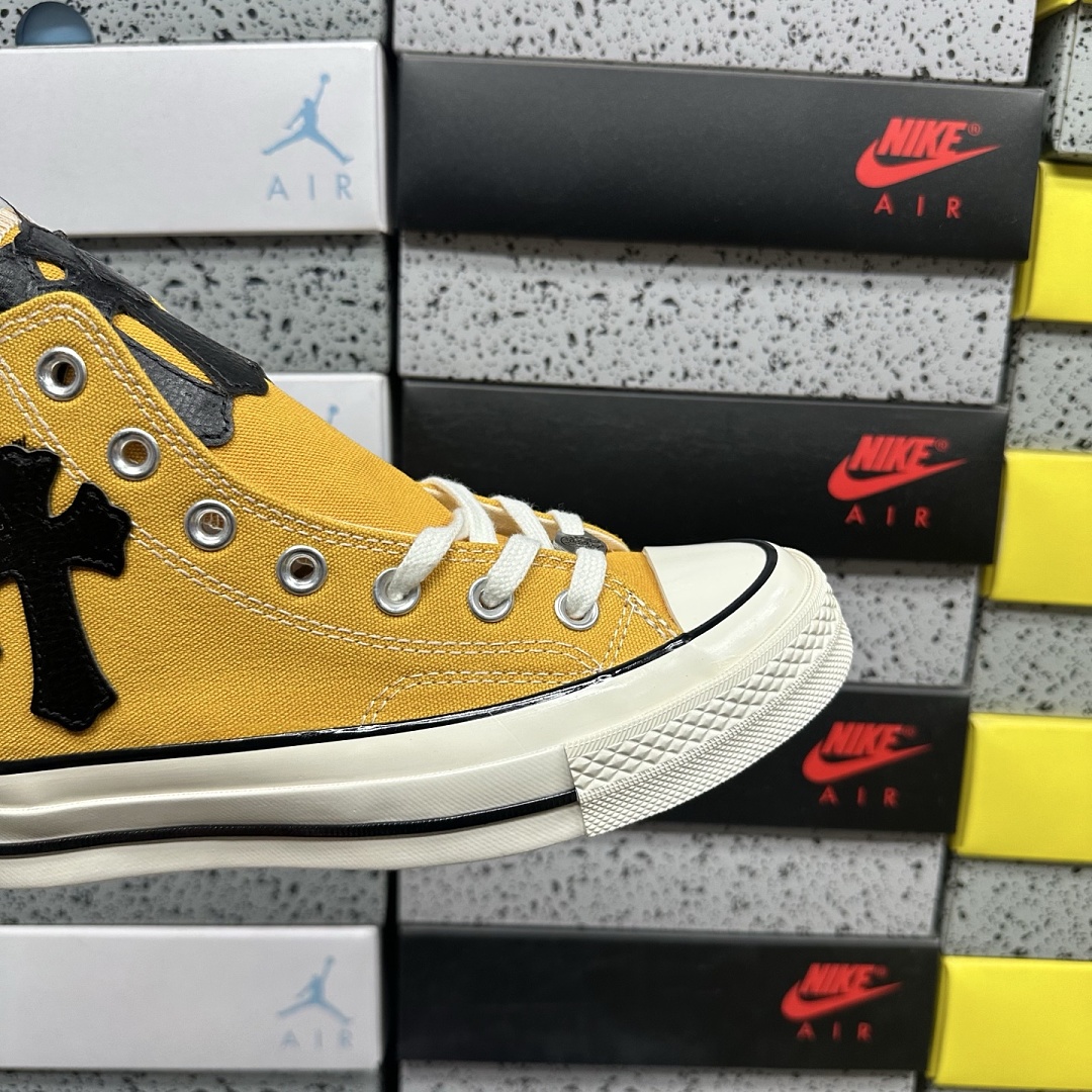 Converse Chuck Taylor All Star 70 Hi - Image 2