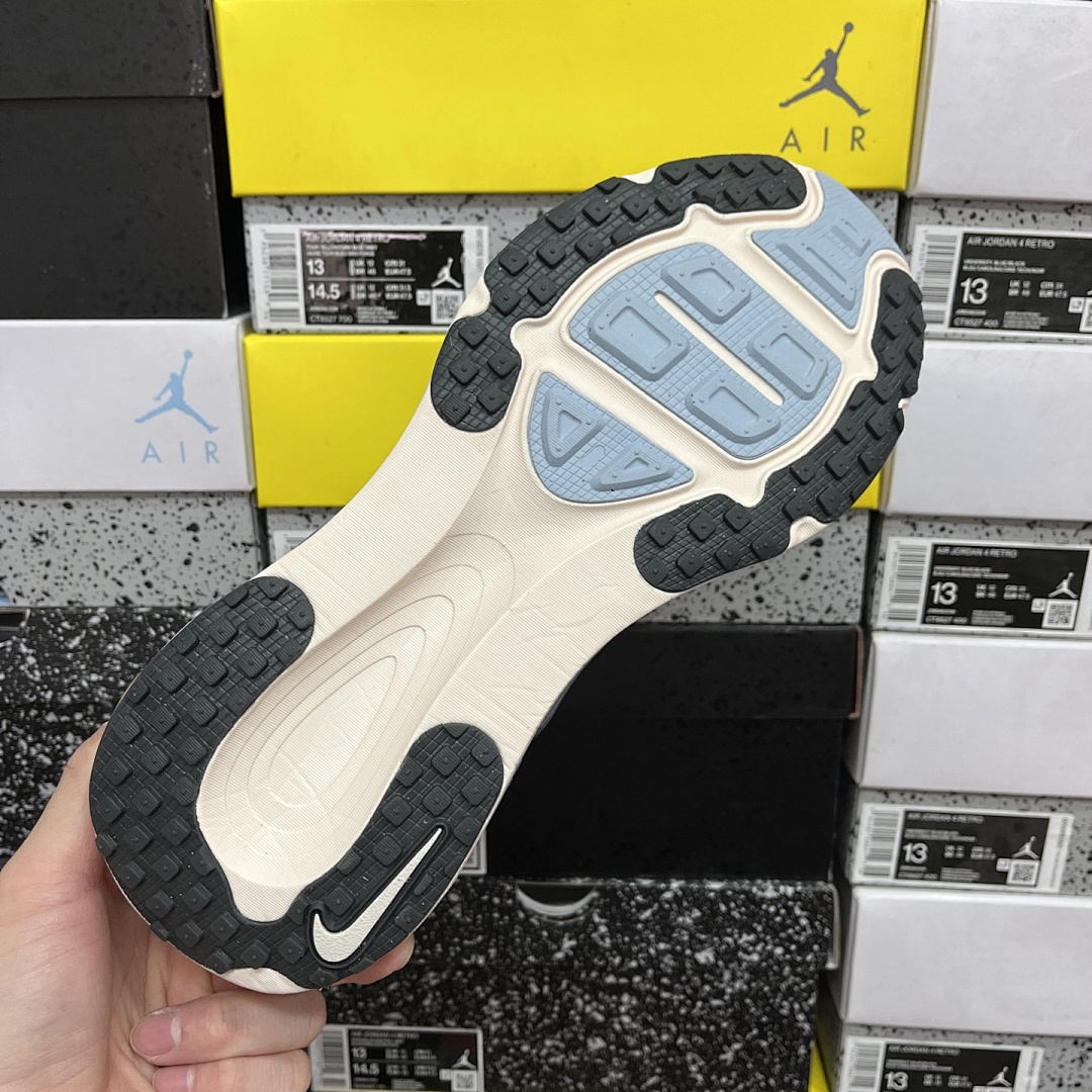 Nike Zoom Vomero - Image 4