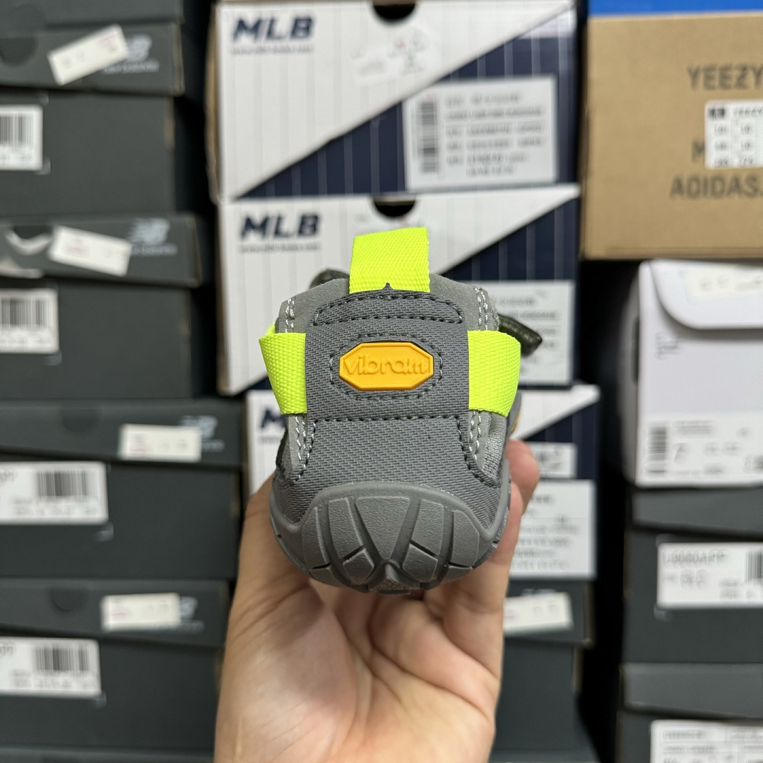 Suicoke Finger Chukka Boot Fluorescent Light Green Velcro Strap - Image 5