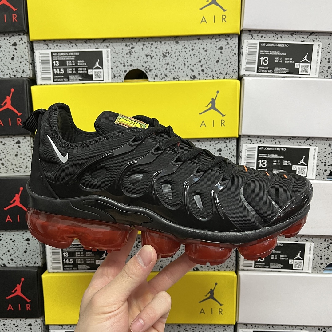 Nike Air VaporMax Plus Black Light Smoke Grey Magma (Orange) - Image 2