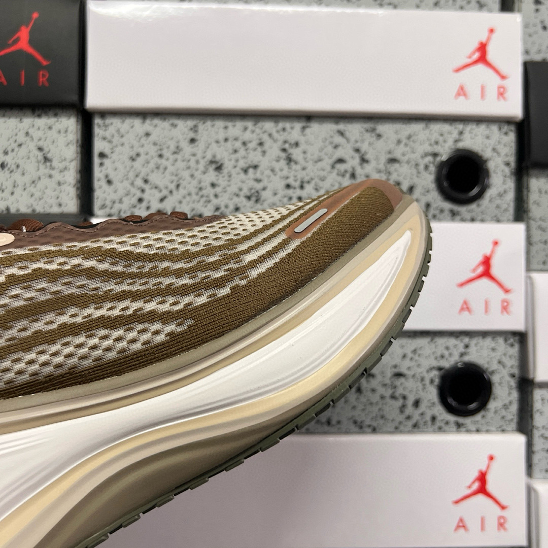 Nike Vomero Plus Caldera Brown Dark Field - Image 3