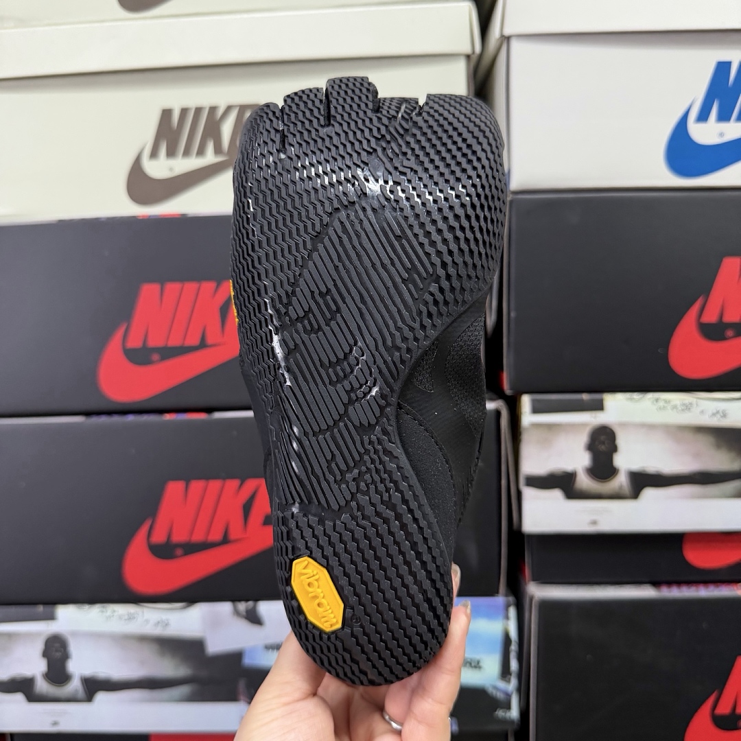 Suicoke Finger Chukka Boot 14W0701 - Image 3