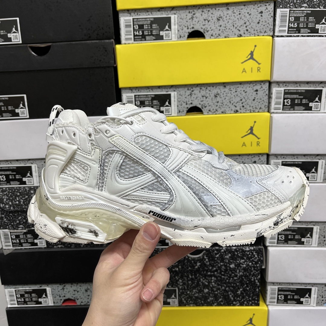 Balenciaga BLCG Runner 7.5 - Image 3
