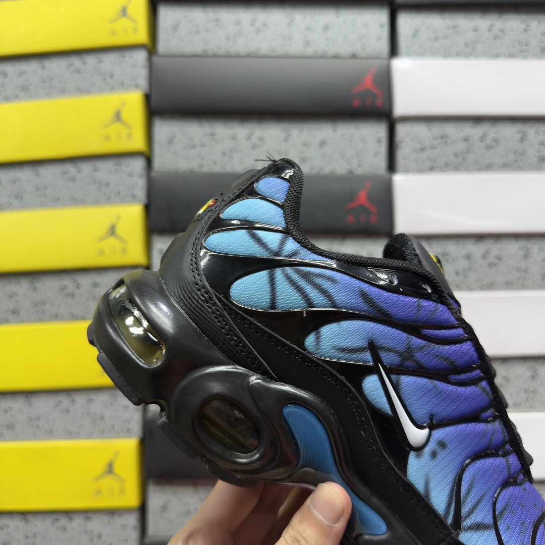 Nike Air Max Plus - Image 2