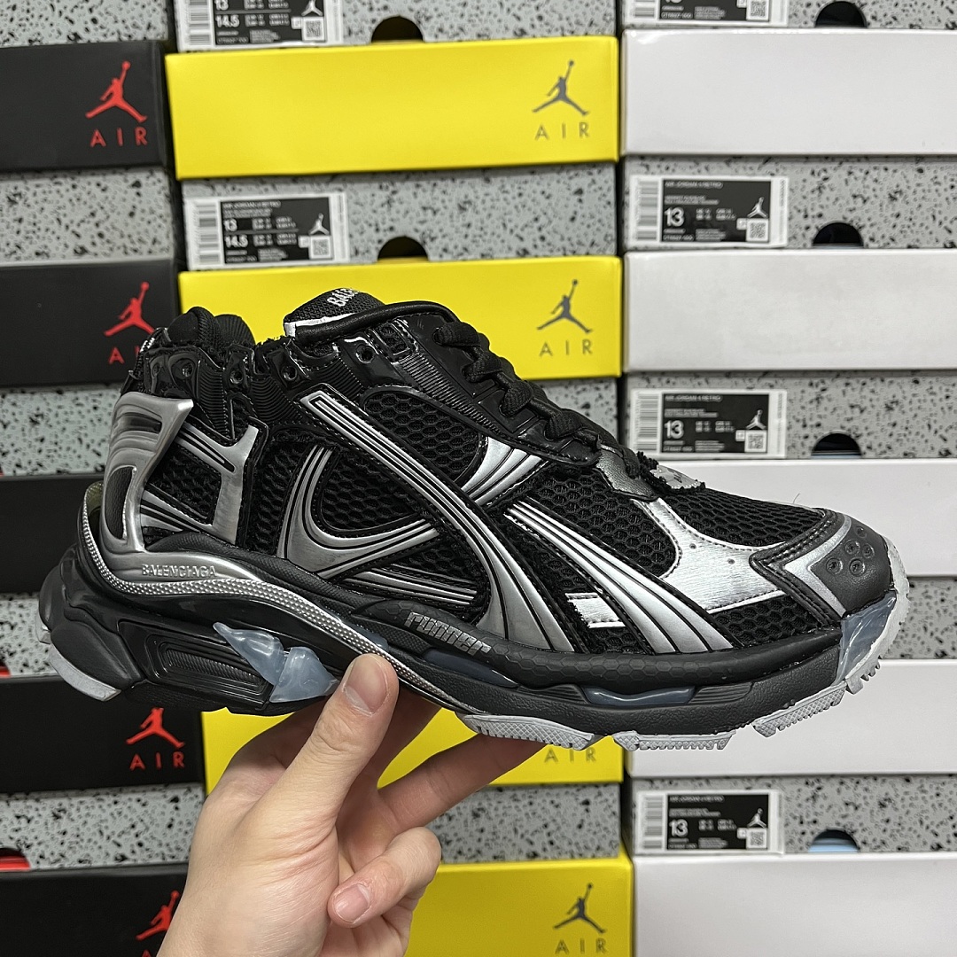 Balenciaga BLCG Runner 7.5 - Image 6