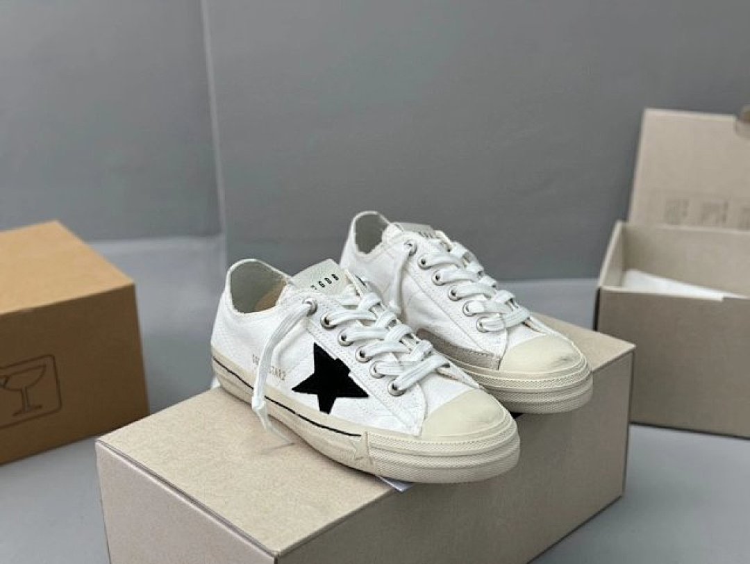 Golden Goose Deluxe Brand White Canvas Black Star