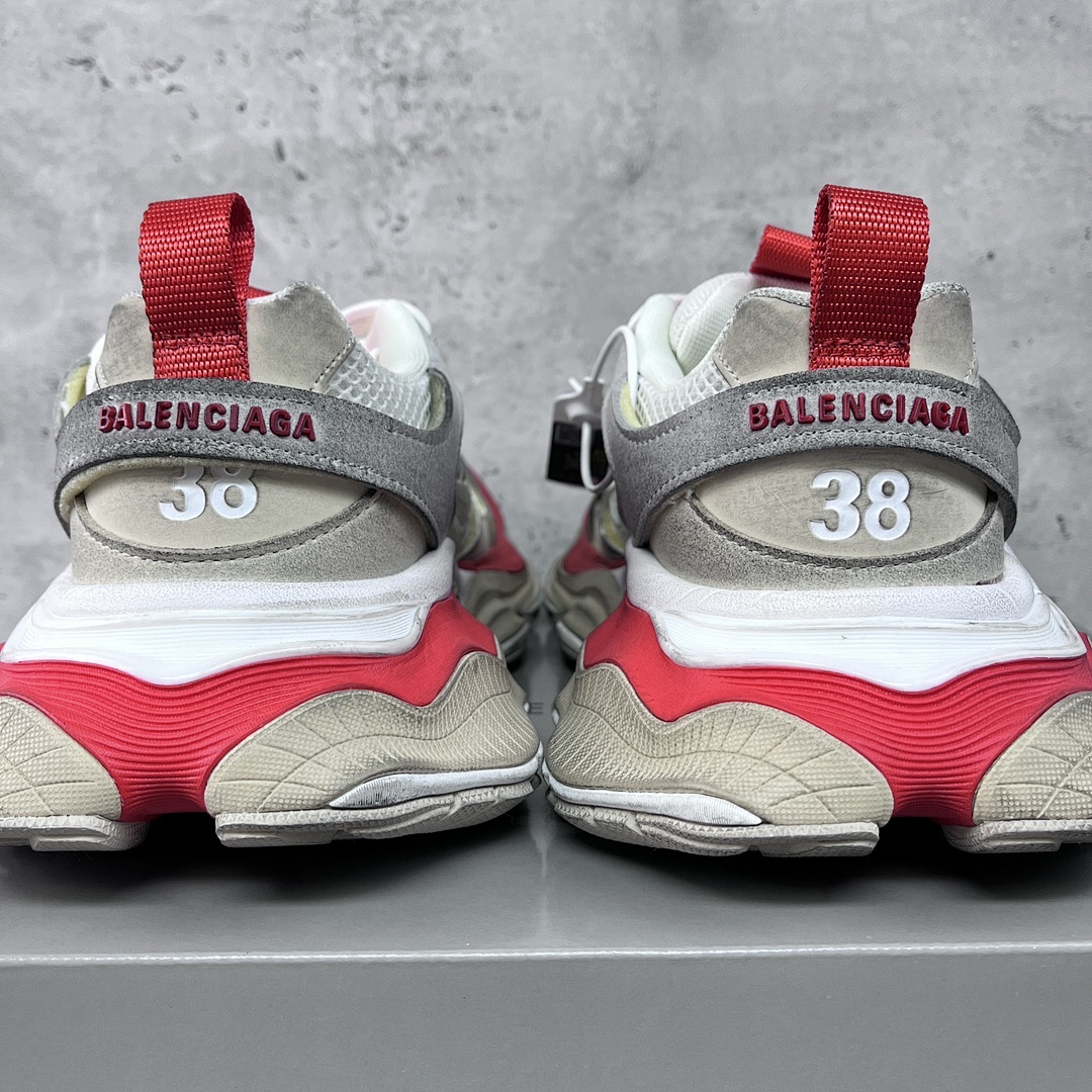 Balenciaga Cargo - Image 28