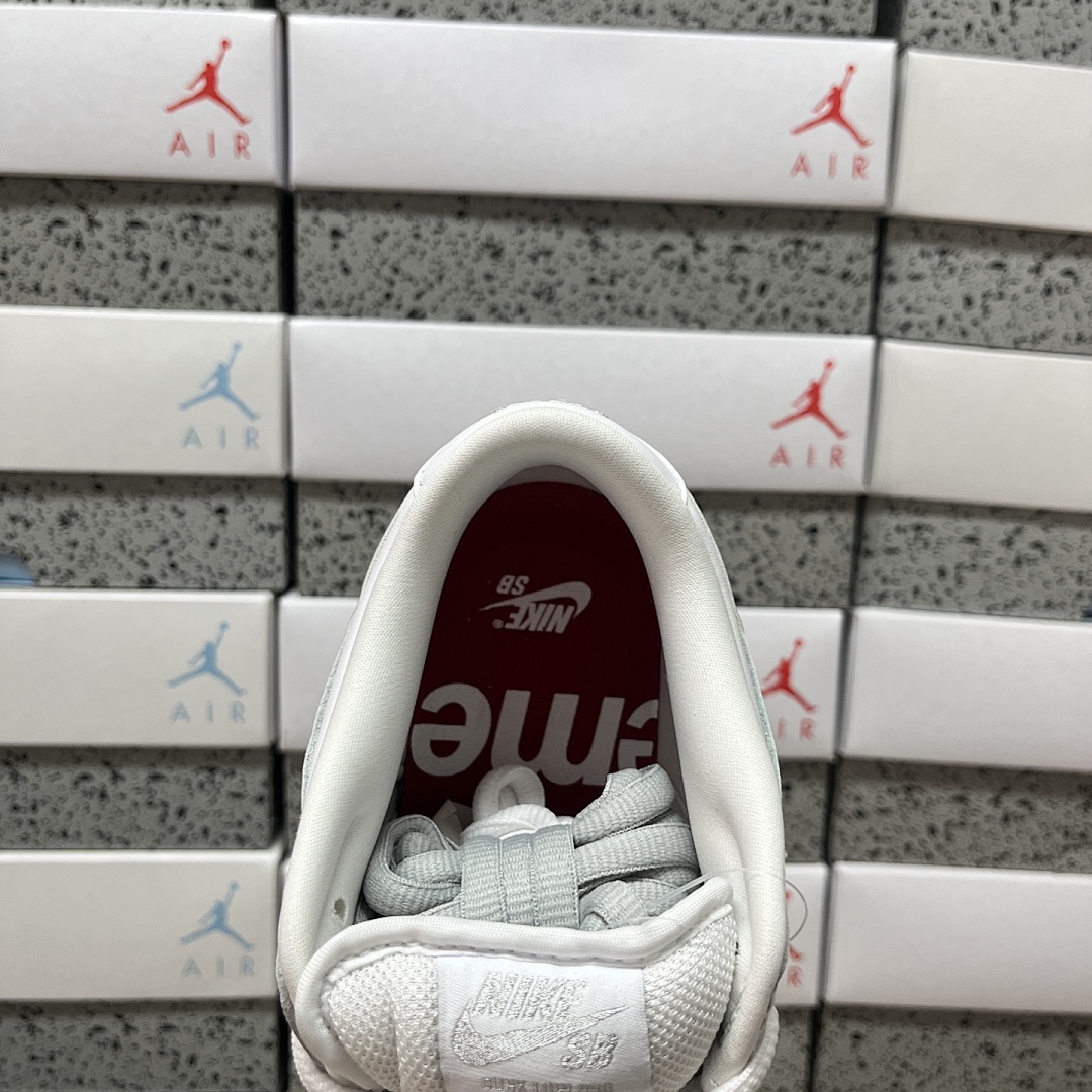 Nike SB Dunk Low Supreme 94 (White Metallic Silver) - Image 6