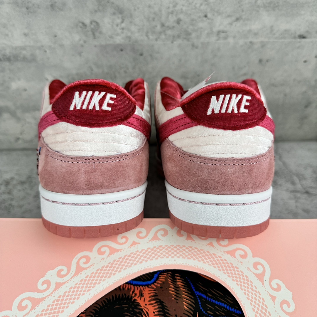 Chanel Nike SB Dunk Low StrangeLove Skateboards (Regular Box) - Image 3