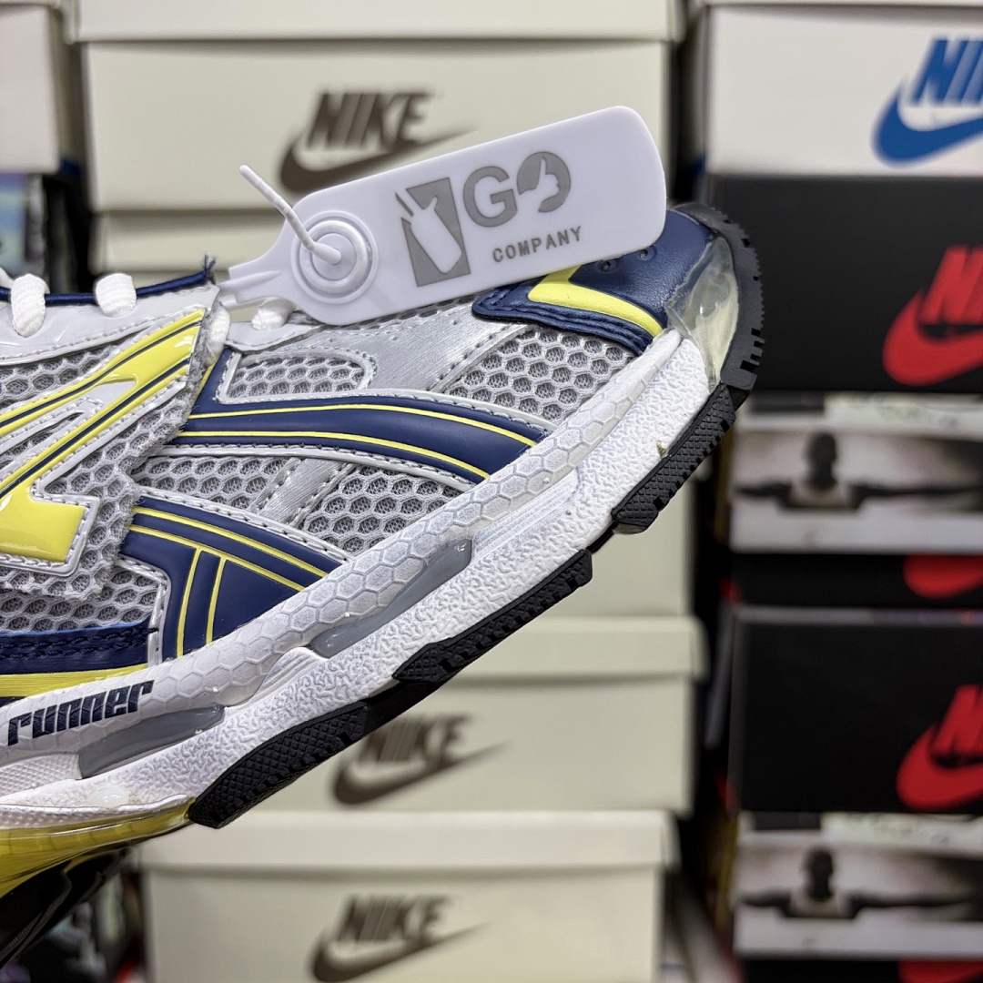 Balenciaga BLCG Runner7.0 - Image 37