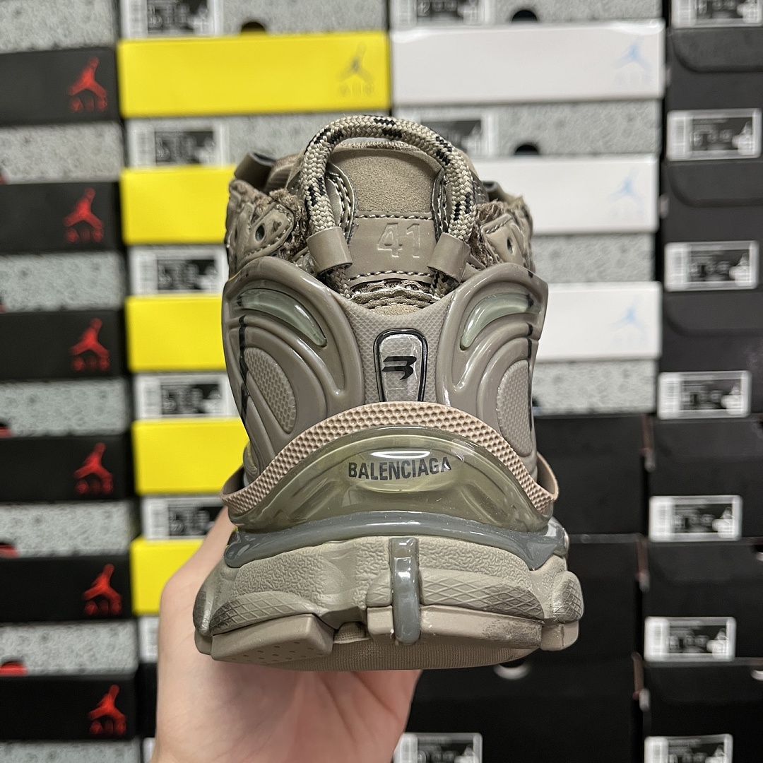 Balenciaga BLCG Runner 7.0 - Image 2