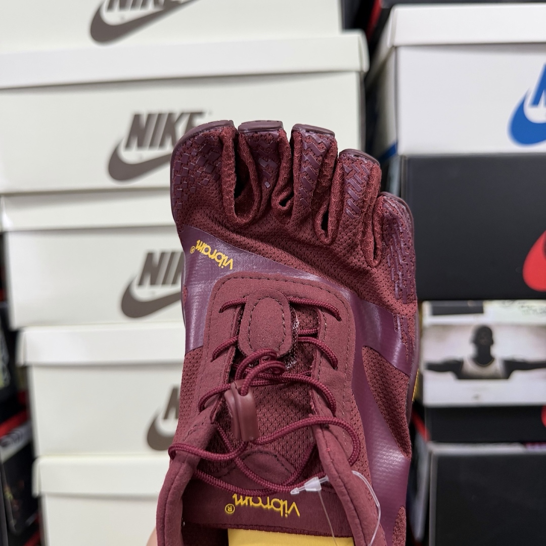 Suicoke Finger Chukka Boot 19W0702 Wine Red Straps - Image 6