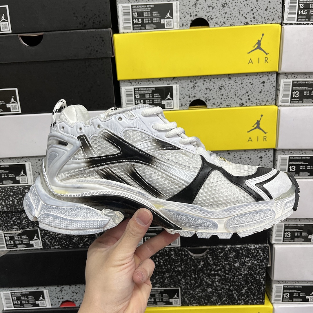 Balenciaga BLCG Runner 7.5 - Image 6
