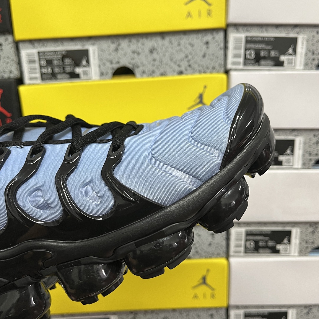 Nike Air VaporMax Plus Aluminum - Image 2