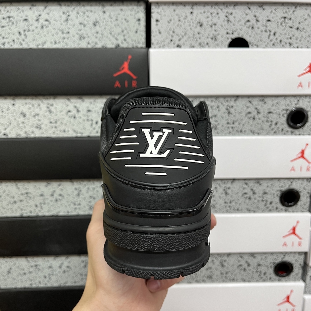 Louis Vuitton Trainer - Image 7