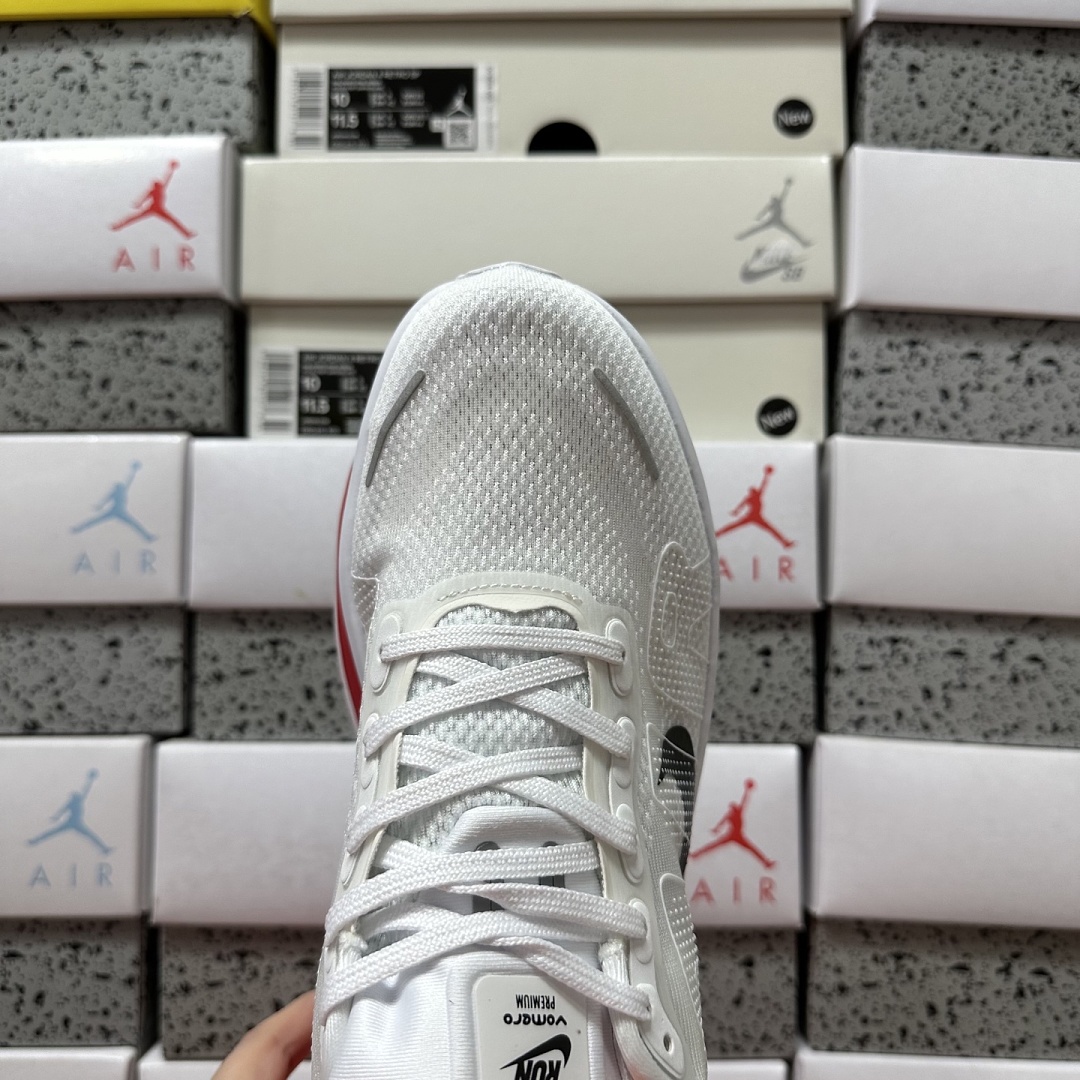 Nike Vomero Premium HQ2050-218 - Image 2