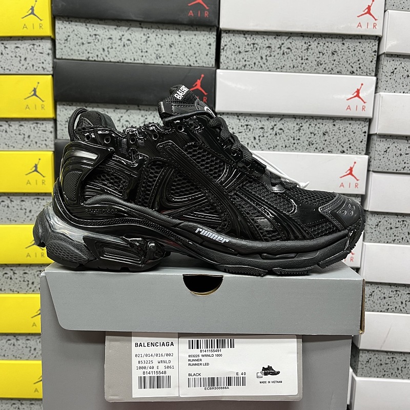 Balenciaga Runner LED Black 7.5