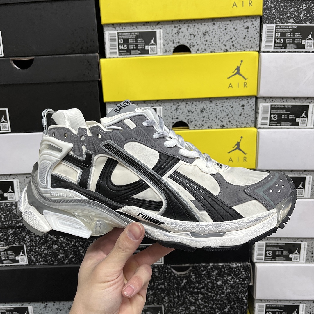 Balenciaga BLCG Runner 7.5 - Image 2