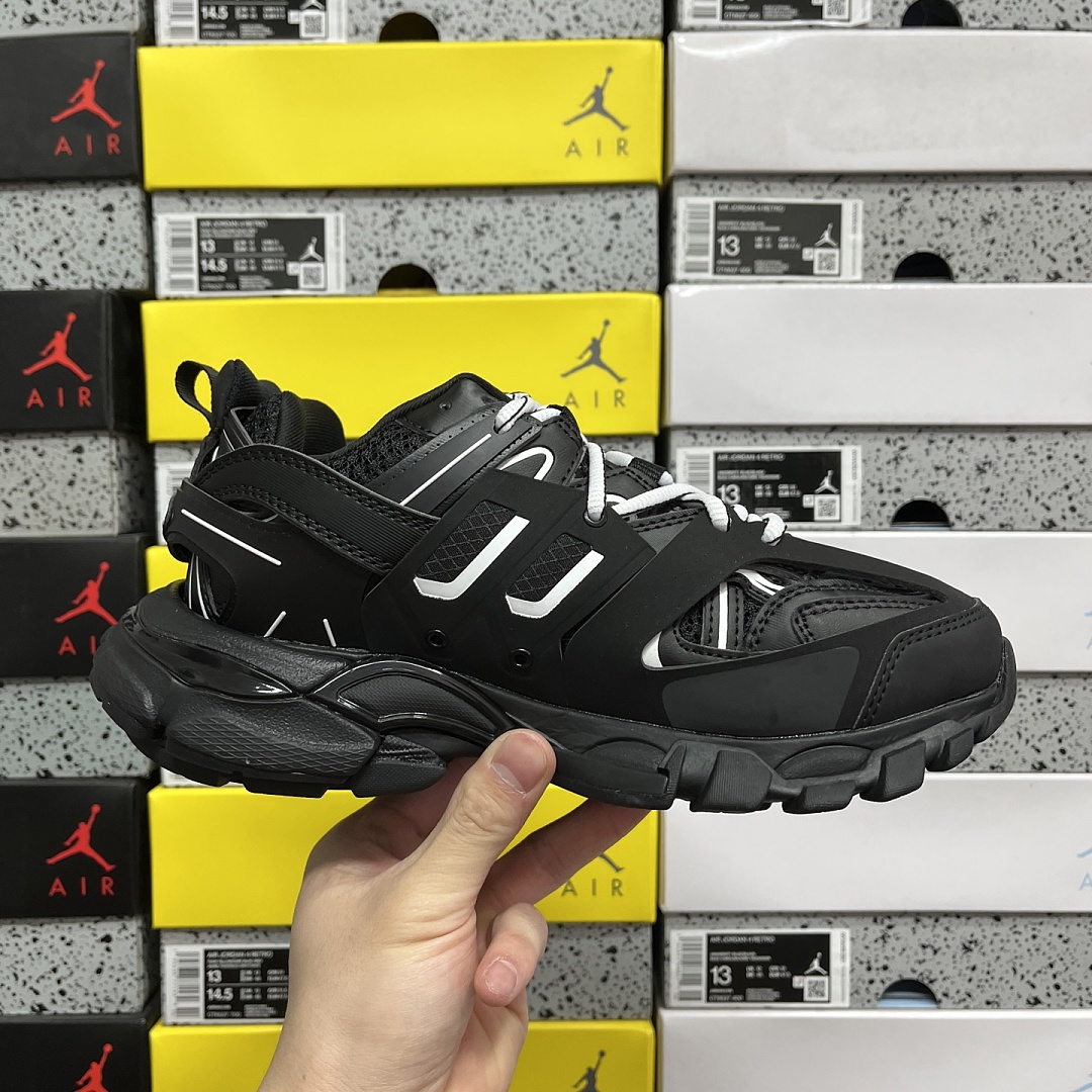 Balenciaga BLCG Track 3.0 - Image 6