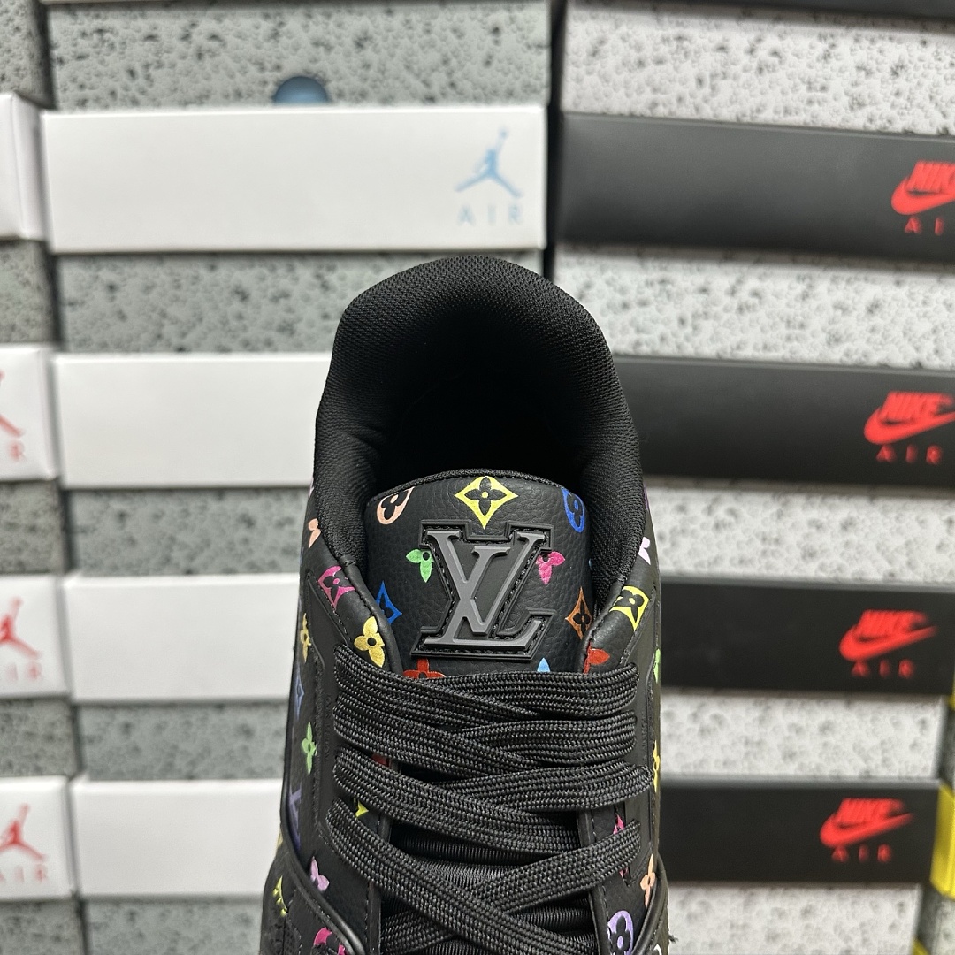 Louis Vuitton Trainer V2-14 - Image 7