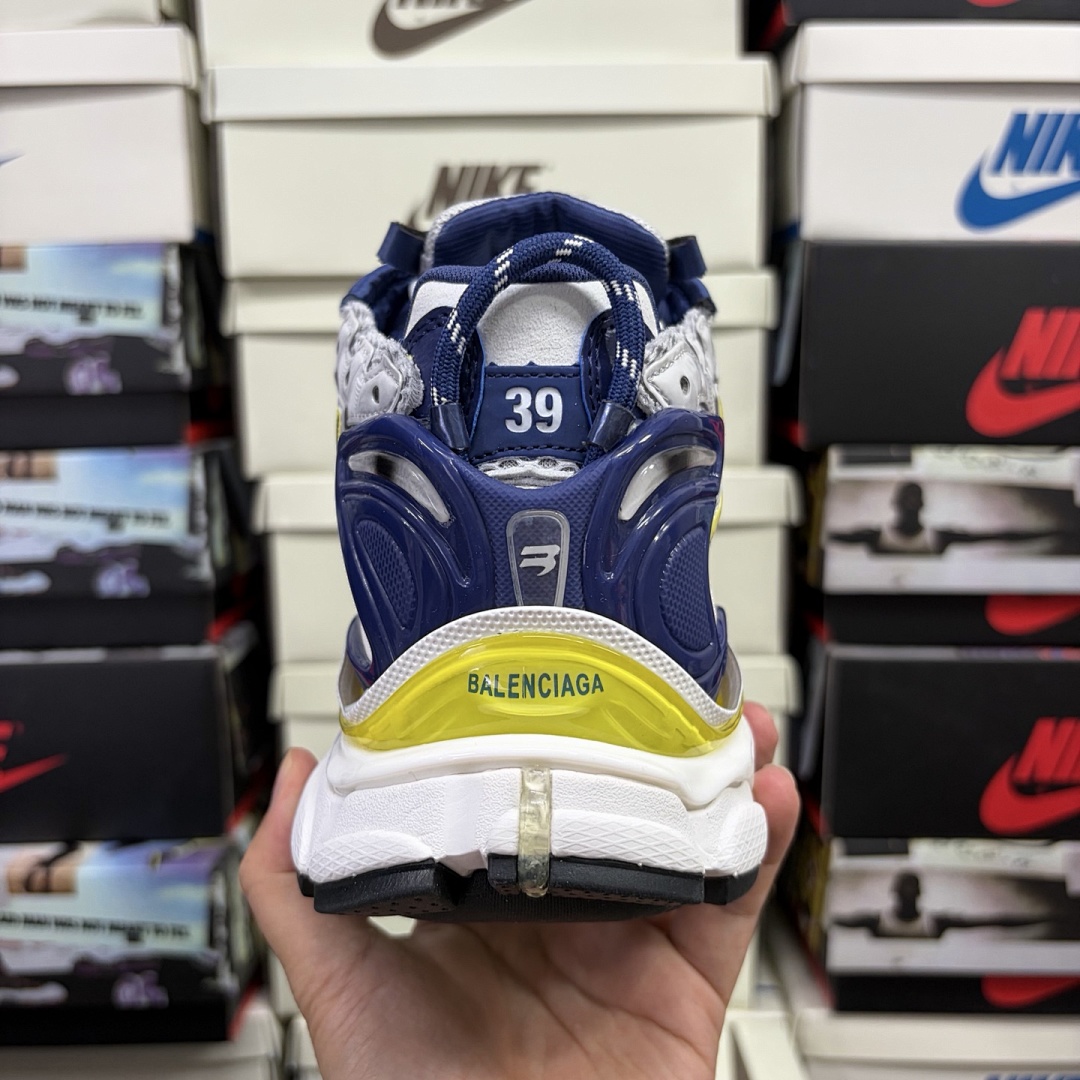 Balenciaga BLCG Runner7.0 - Image 35