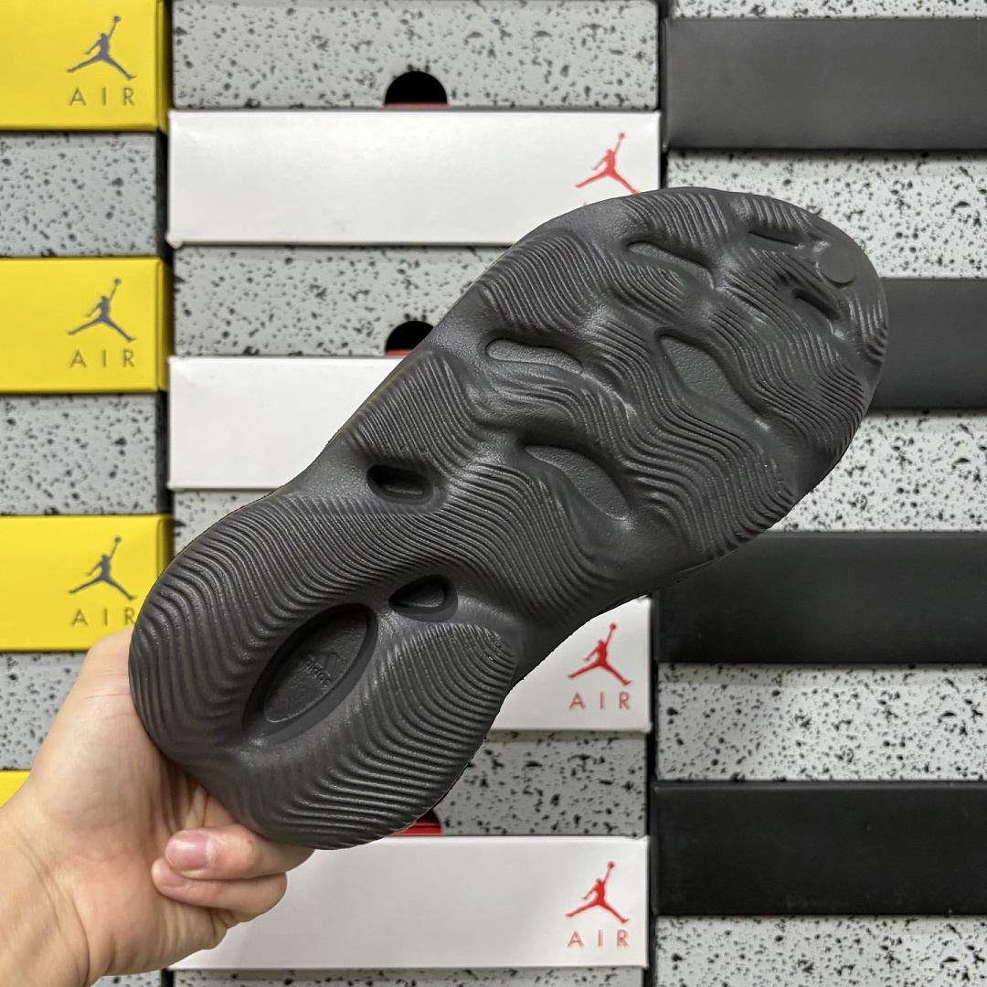 Adidas Yeezy Foam RNR Onyx Clogs - Image 5