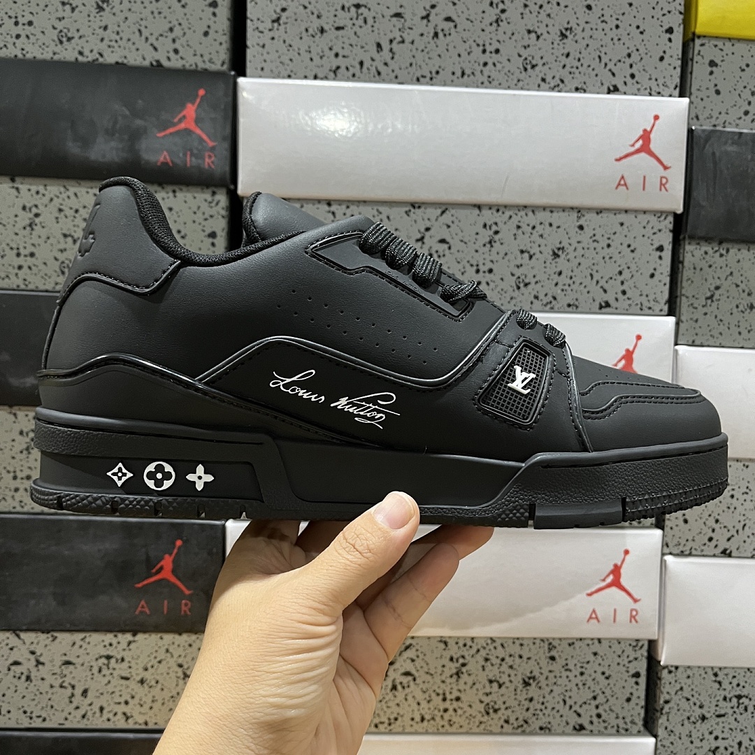 Louis Vuitton Trainer V2-08 - Image 4