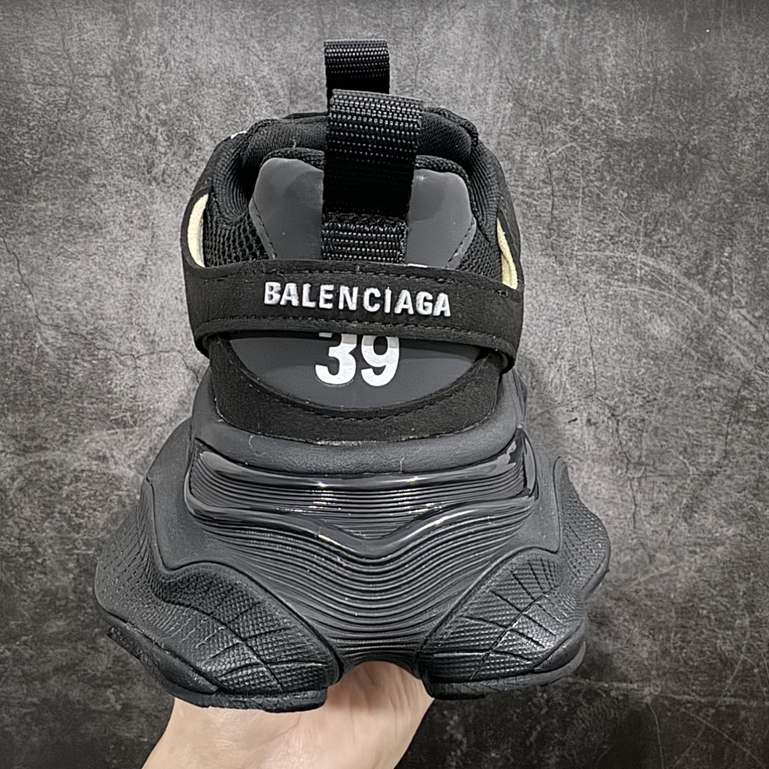 Balenciaga Cargo - Image 78