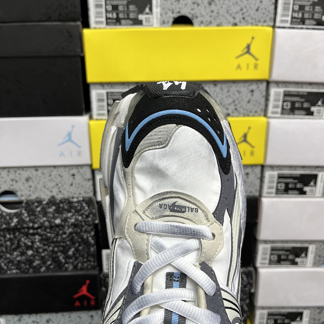 Balenciaga BLCG Runner 7.5 - Image 3