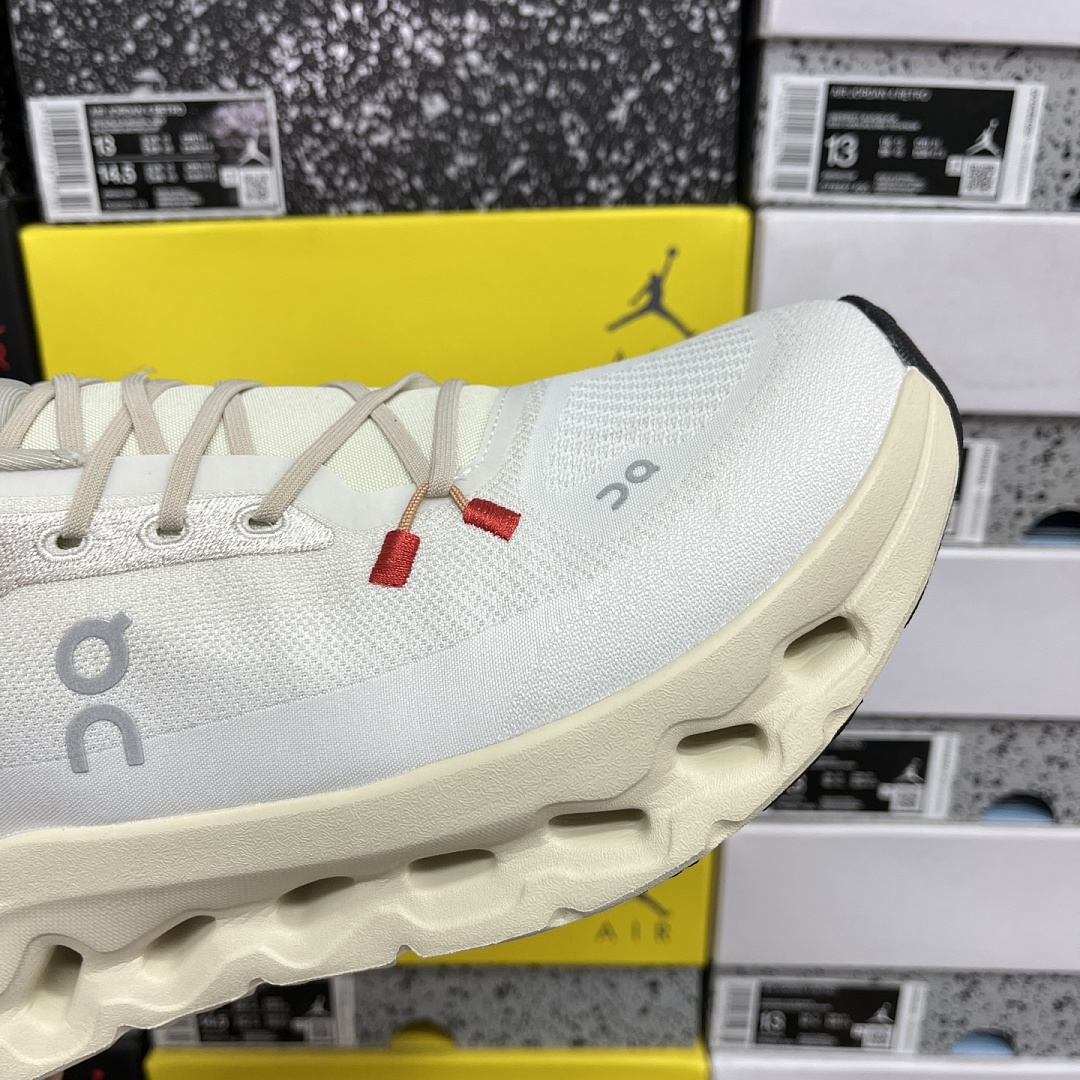 On Running Cloudtilt Sand Cream 3ME10102858 Off (White) - Image 2
