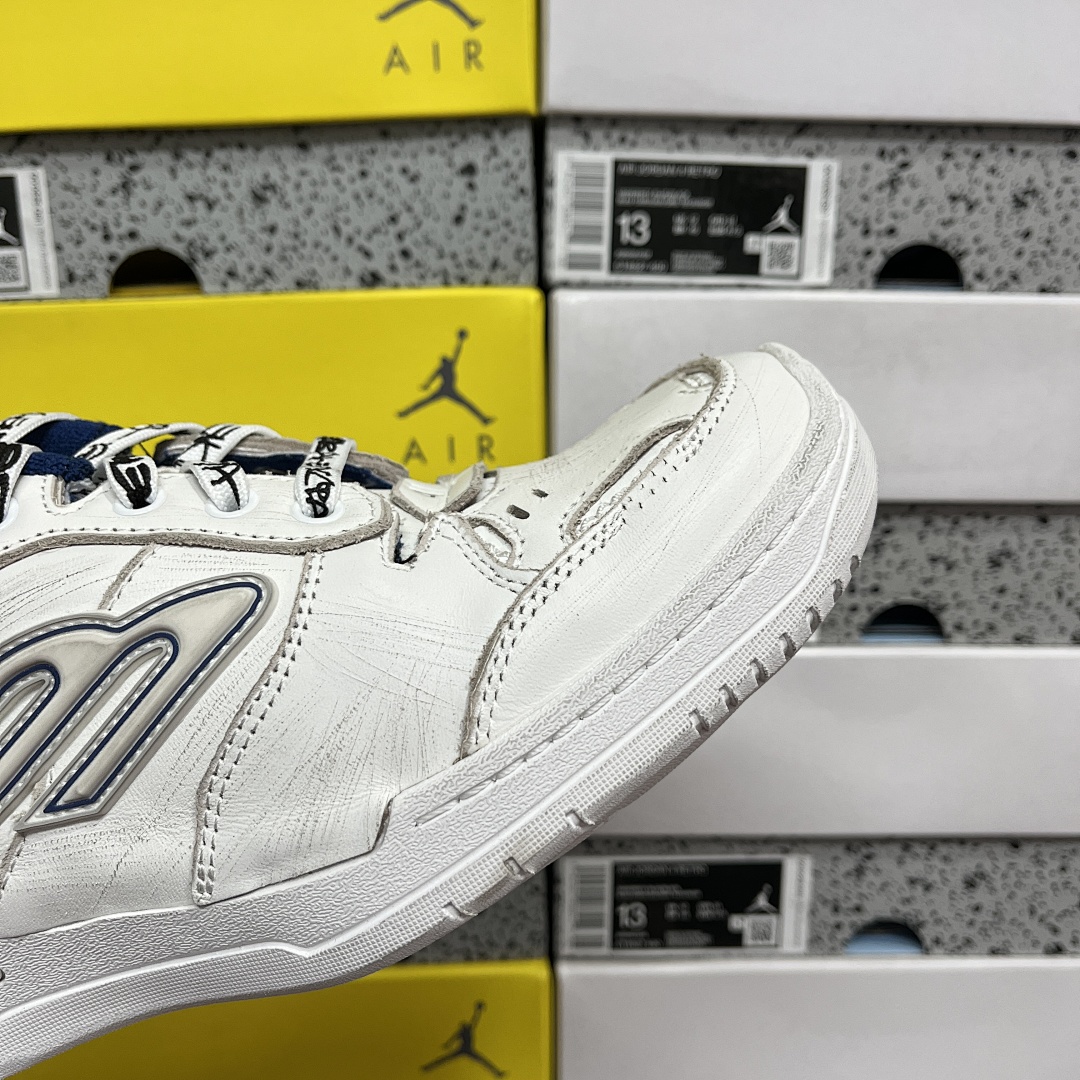 Balenciaga Hamptons Sneakers - Image 8