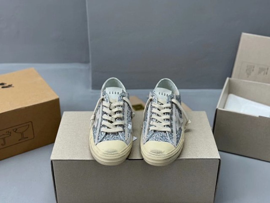 Golden Goose Deluxe Brand - Image 2